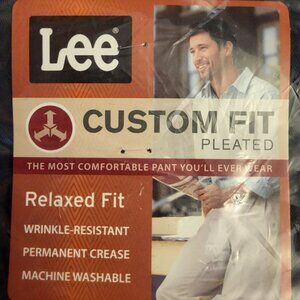 Lee ~ Sz 44 x 30 ~ Custom Fit Pleated Pants ~ NIP